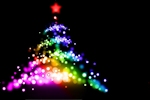 Kerstkaart: Kerstboom in verschillende kleuren op een zwarte achtergrond